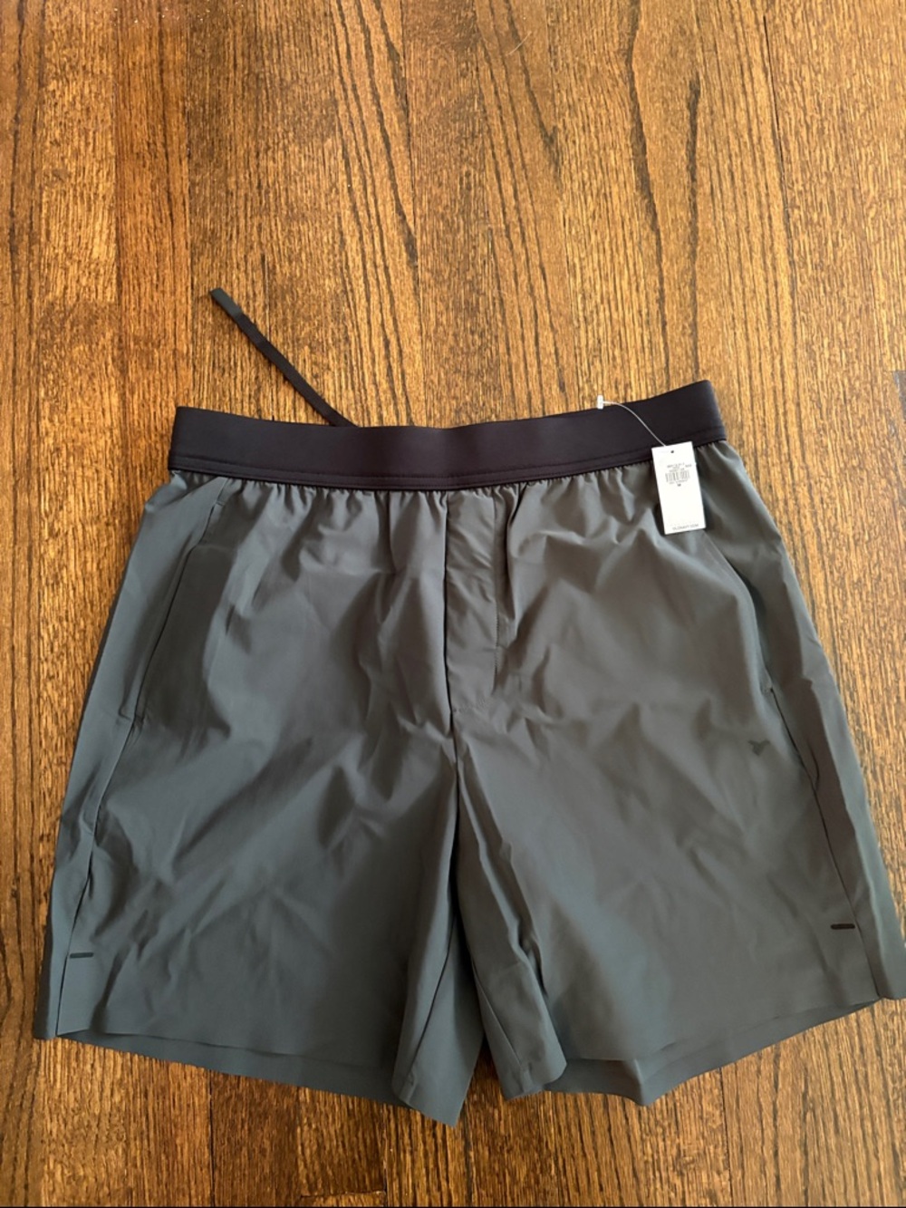 Men's Old Navy Protrain go-dry Shorts in grey with Black Waistband